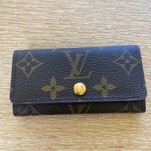 Louis Vuitton 4 key case